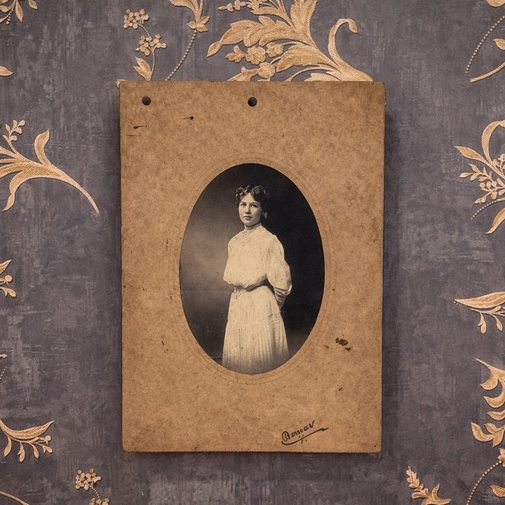 Antique Bomar Cabinet Card Portrait of a Young Woman Posing in Dress Oval Photo